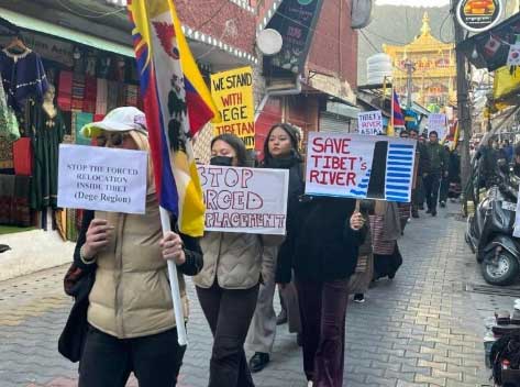 Tibetans-Protesting-Against-Hydropower